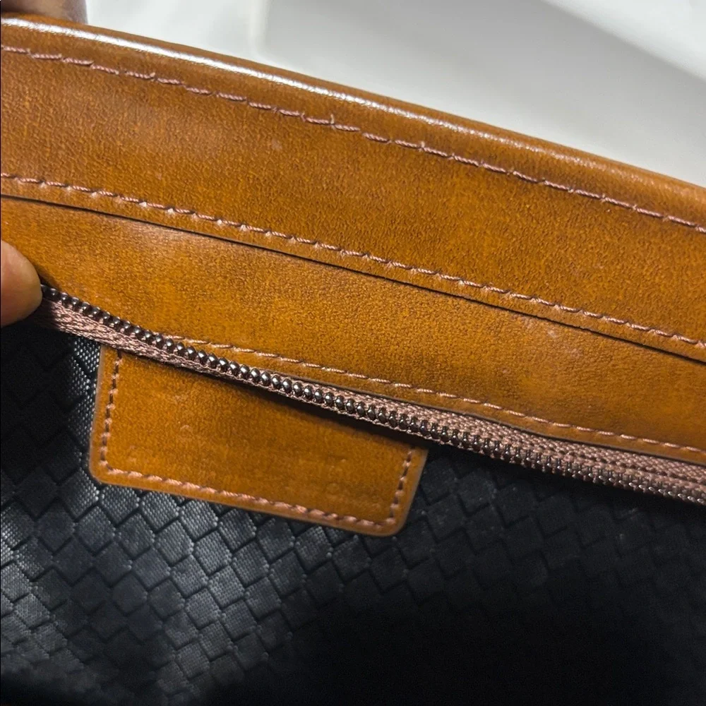 Franklin Covey leather bag with multiple compartments and padding. NWOT